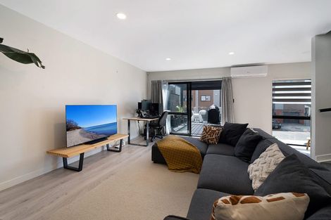 Photo of property in 6 Meritage Lane, Te Atatu South, Auckland, 0610