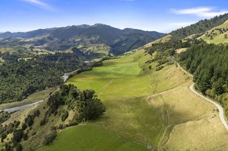 Photo of property in 1 Takapari Road, Pohangina, Ashhurst, 4884