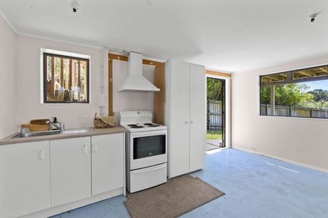 Photo of property in 4 Puriri Avenue, Leigh, 0985