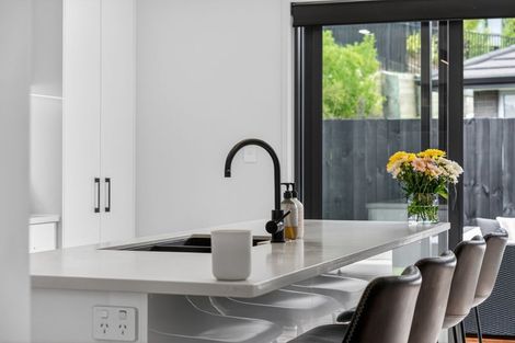 Photo of property in 4 Porokaiwhiri Avenue, Helensville, 0800