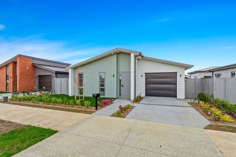 Photo of property in 30 Port Way, Rosehill, Papakura, 2113