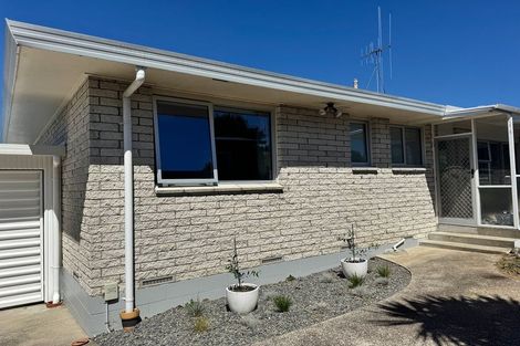 Photo of property in 2/42 Matua Road, Matua, Tauranga, 3110