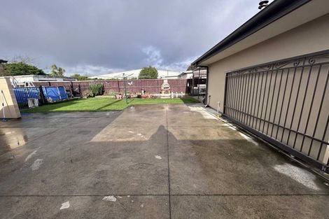 Photo of property in 194 Burwood Road, Burwood, Christchurch, 8083