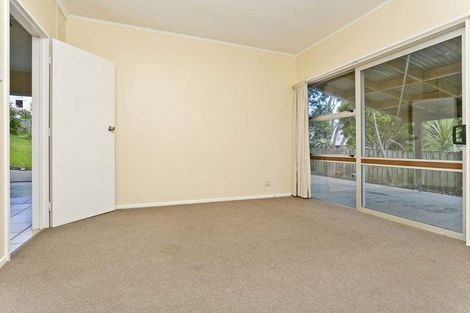 Photo of property in 121 Beach Haven Road, Beach Haven, Auckland, 0626