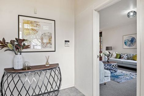 Photo of property in 13 Islington Avenue, New Lynn, Auckland, 0600