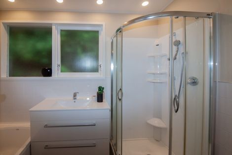 Photo of property in 3 Silverbirch Grove, Churton Park, Wellington, 6037