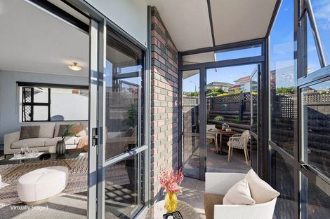 Photo of property in 14 Sandel Rise, Merrilands, New Plymouth, 4312