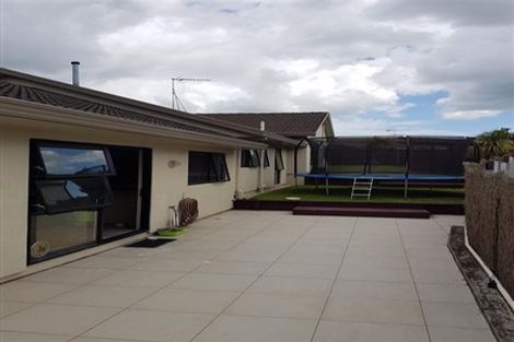 Photo of property in 1 Syntax Place, Conifer Grove, Takanini, 2112