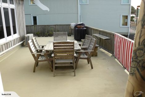 Photo of property in 2/158 Breaker Bay Road, Breaker Bay, Wellington, 6022