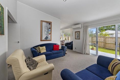 Photo of property in 97a Tiroroa Avenue, Te Atatu South, Auckland, 0610