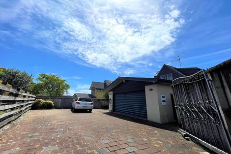 Photo of property in 2/42 Headcorn Place, Botany Downs, Auckland, 2010