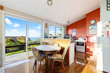 Photo of property in 14 Vipond Road, Stanmore Bay, Whangaparaoa, 0932