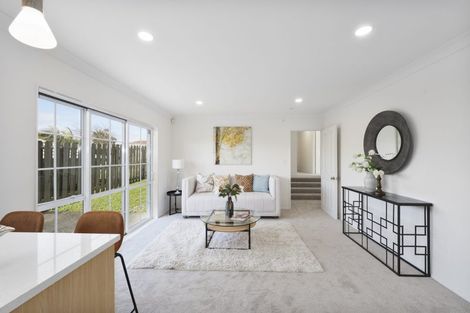 Photo of property in 2 Diana Place, Ranui, Auckland, 0612