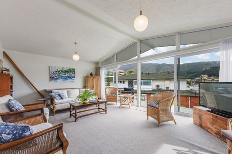 Photo of property in 8 Seaview Crescent, Picton, 7220