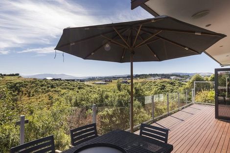 Photo of property in 51 Ruapehu Drive, Fitzherbert, Palmerston North, 4410