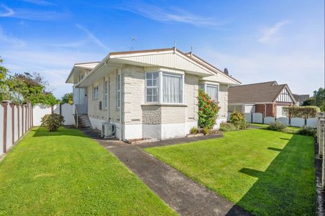 Photo of property in 64 Highbury Drive, Levin, 5510