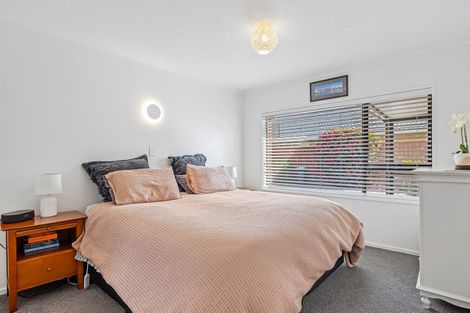 Photo of property in 2/50 Ambleside Drive, Burnside, Christchurch, 8053