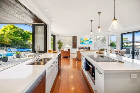 Photo of property in 5 Castor Bay Road, Castor Bay, Auckland, 0620