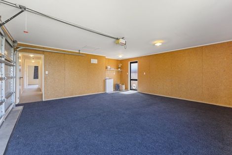 Photo of property in 17 Meridian Grove, Kelvin Grove, Palmerston North, 4414