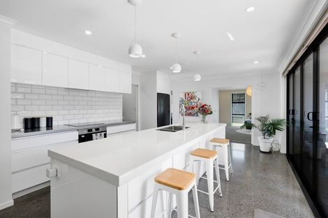 Photo of property in 93e Clemow Road, Fitzroy, New Plymouth, 4312