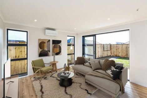 Photo of property in 32 Korowhiti Road, Clarks Beach, 2122