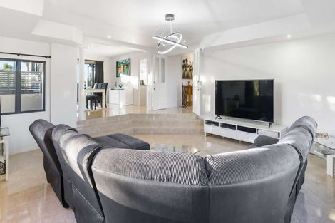 Photo of property in 4 Tupara Crescent, Kawaha Point, Rotorua, 3010