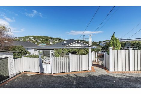 Photo of property in 20 Lucknow Terrace, Khandallah, Wellington, 6035