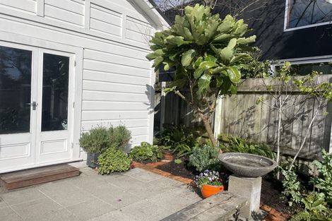 Photo of property in Inverey, 6 Maire Street, Eastbourne, Lower Hutt, 5013