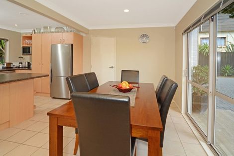 Photo of property in 1/122 Manuka Road, Bayview, Auckland, 0629