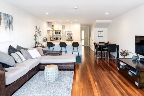 Photo of property in 2/5 Cook Street, Howick, Auckland, 2014
