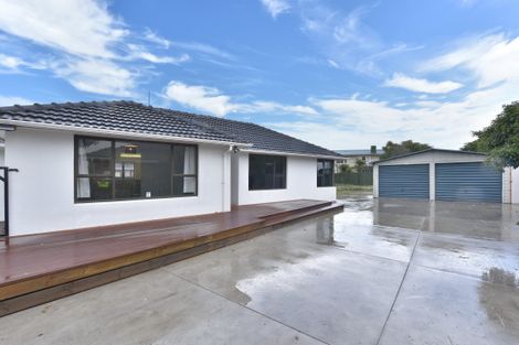 Photo of property in 33 Bournemouth Crescent, Aranui, Christchurch, 8061