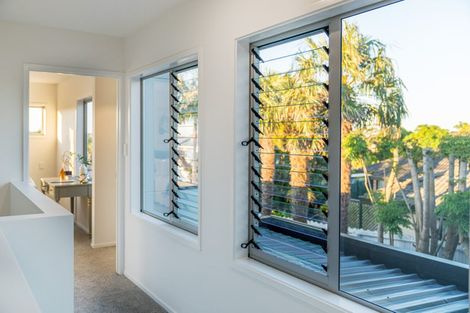 Photo of property in 8 Roy Maloney Drive, Henderson, Auckland, 0612