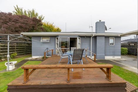 Photo of property in 19 Dunk Place, Milson, Palmerston North, 4414