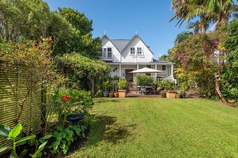 Photo of property in 5 Bayview Road, Hauraki, Auckland, 0622