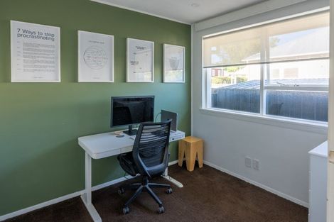 Photo of property in 2/82 Holly Road, St Albans, Christchurch, 8014