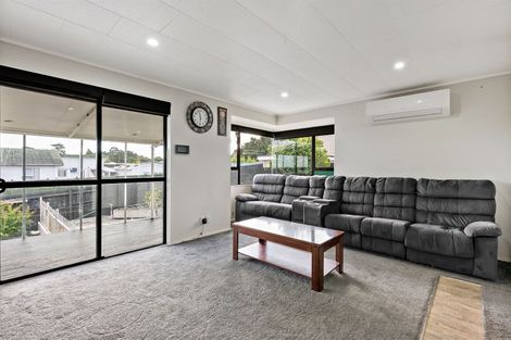Photo of property in 2/84 Alfriston Road, Manurewa East, Auckland, 2102