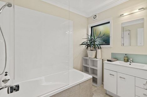 Photo of property in 4 Parry Crescent, Lake Hawea, Wanaka, 9382