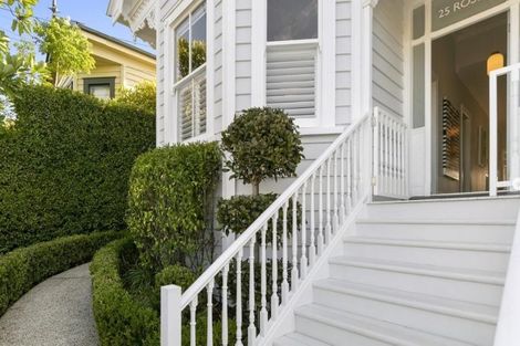 Photo of property in 25 Roslyn Terrace, Stanley Point, Auckland, 0624