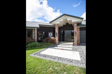 Photo of property in 14 Cowley Drive, Leamington, Cambridge, 3432