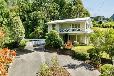 Photo of property in 83 Kent Street, Picton, 7220