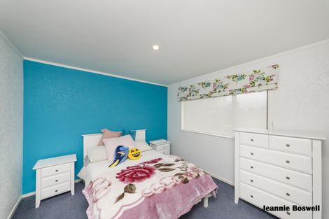 Photo of property in 20 Aspen Way, Kelvin Grove, Palmerston North, 4414