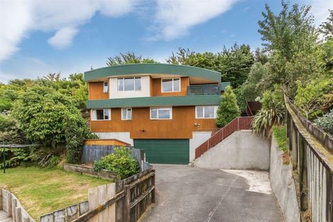 Photo of property in 8a Cullen Place, Tawa, Wellington, 5028