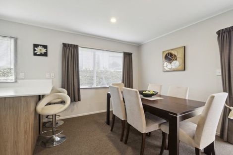 Photo of property in 15 Hocken Place, Mangere Bridge, Auckland, 2022
