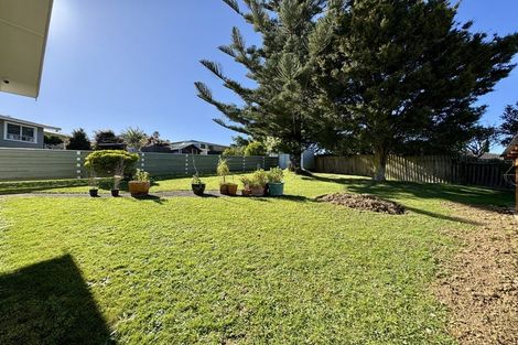 Photo of property in 16 Carole Crescent, Pakuranga, Auckland, 2010