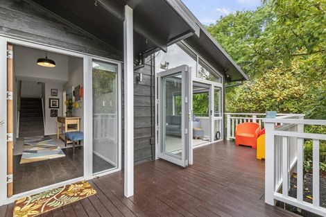 Photo of property in 37 Belle Vue Avenue, Northcote Point, Auckland, 0627