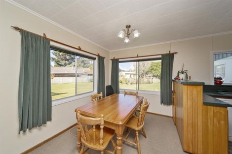 Photo of property in 40 Bear Street, Waverley, 4510