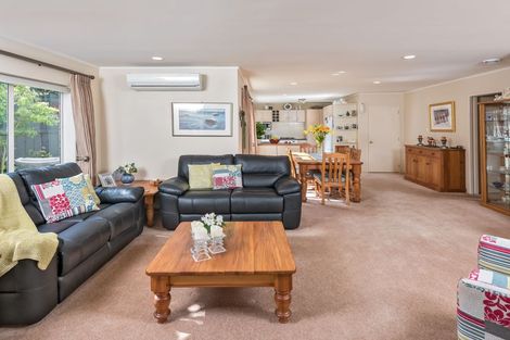 Photo of property in 2/12 Rochester Crescent, Somerville, Auckland, 2014
