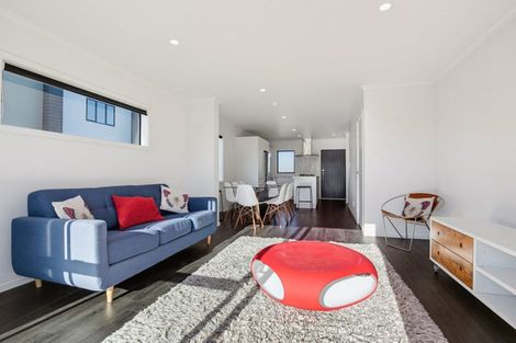 Photo of property in 23/9 Surrey Street, Tawa, Wellington, 5028