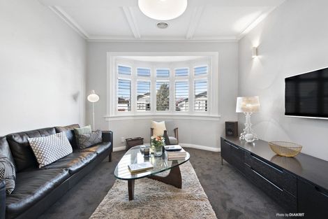 Photo of property in 17 Palm Avenue, Lyall Bay, Wellington, 6022