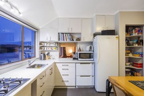 Photo of property in 33 Forth Place, Papakowhai, Porirua, 5024